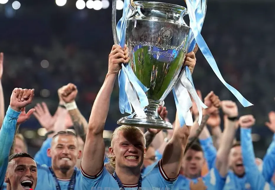 Cú Champions League Đầu Tiên